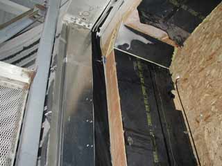the corner of the level 2 joint from the vertical tower to the station