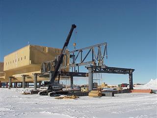 steely dan b3 front main truss erection
