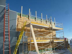 safety rail on the cryo roof