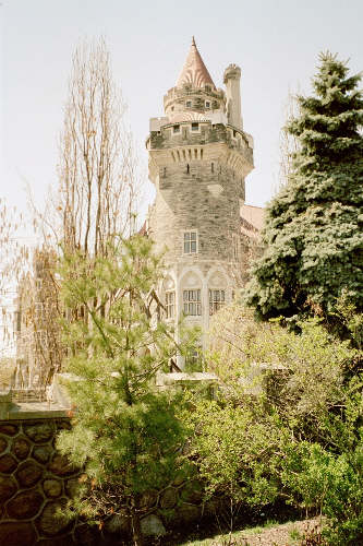 towering