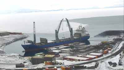 unloading on 3 February