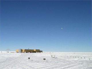 STAY OUT OF THE CLEAN AIR SECTOR (he did) Jon Johanson over the station