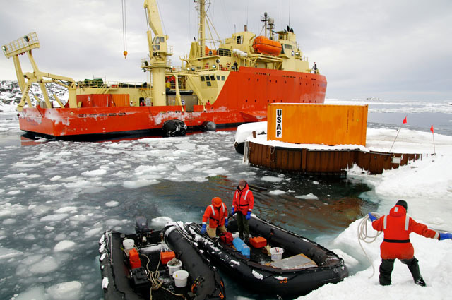 The LMG docking at Palmer in October 2012