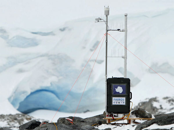 The PAEROS aerosol sampler overlooking Hero Inlet