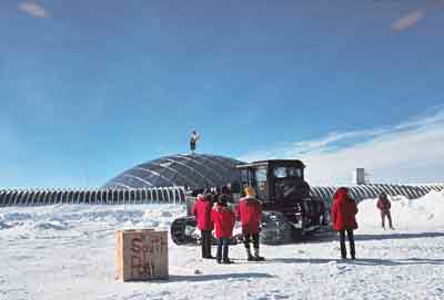 the black d8 does circles in front of the dome