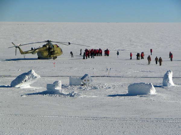 MI-8 helicopter at Pole