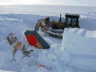 cut away excavating the tail of 917