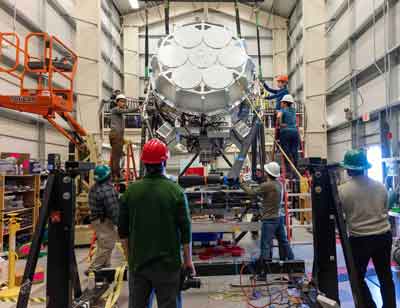 cryostat in its pointing frame